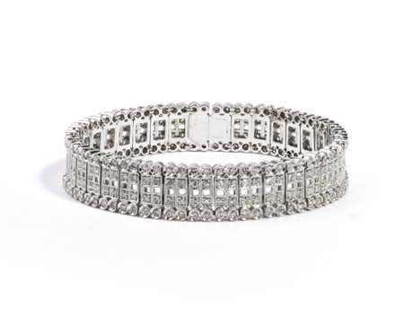  
Bracciale in platino con diamanti 
 