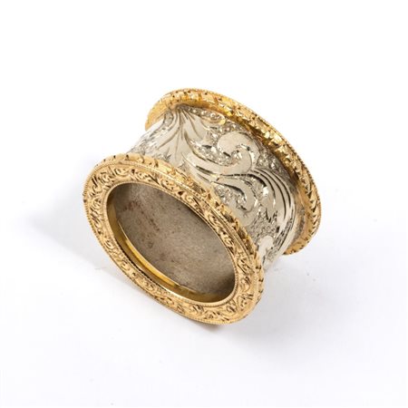  
Anello a fascia in oro  
 