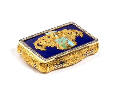  
Tabacchiera francesec Ancien Régime in oro con diamanti e smalti policromi Francia, XVIII secolo
 