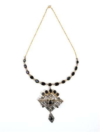  
Collana e spilla - pendente in oro e argento con diamanti e zaffiri 
 