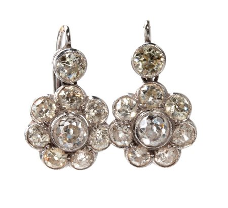  
Orecchini in oro con diamanti 
 