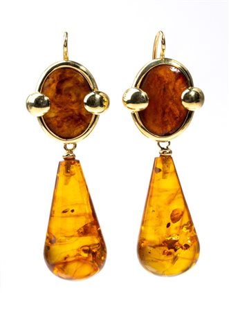  
Orecchini in oro con ambra 
 