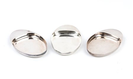 BULGARI  
BULGARI: tre ciotole in argento XX secolo
 10.5 x 6.5 xm. Peso totale 204 gr