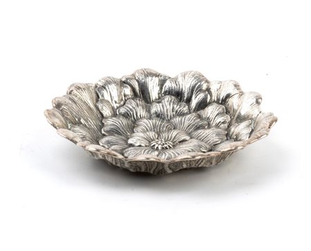 GIANMARIA BUCCELLATI (1929 - 2015) 
Buccellati, collezione natura: ciotola Flowers Gardenia in argento XX secolo
 Altezza x diametro: 1 x 8,5 cm. Peso: 45 gr