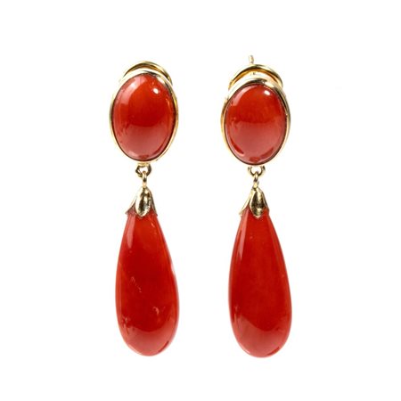 
Orecchini in oro con corallo 
 