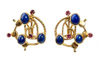 ALBERTO ZUCCHETTA (1938 - ) 
Orecchini in oro con lapislazzuli e rubini anni '70 del XX secolo
 