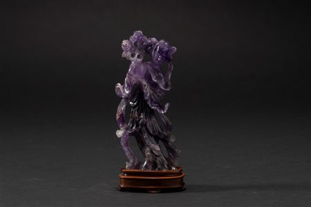 Scultura in ametista scolpita raffigurante una Guanyin danzante, Cina, 20th Century
