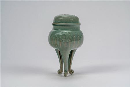 Longquan Chaoxing Celadon Pottery - Tripode in ceramica celadon, Cina,  XXI secolo