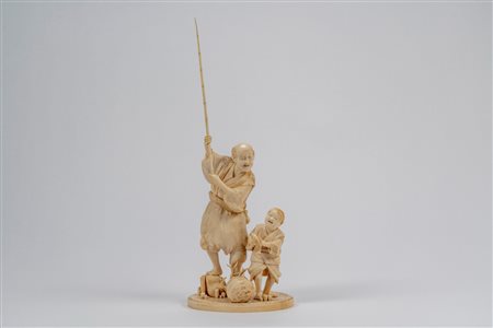 Okimono in avorio con pescatore e ragazzo, firmato Kakō, Giappone, epoca Meiji (1868–1912)