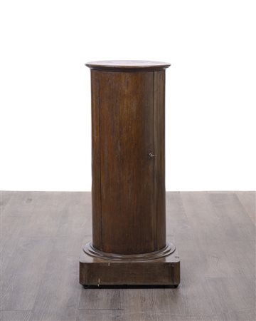 Mobile a colonna, Italia, XIX secolo