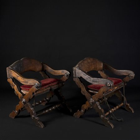 Coppia di poltrone inginocchiatoio, Emilia, XVII secolo