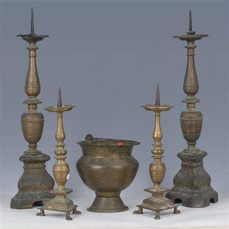 Due coppie di candelabri e un secchiello, Italia, XVII e XIX secolo