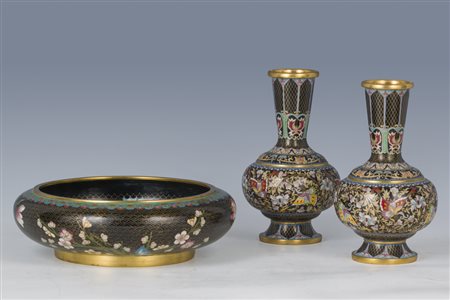 Coppia di vasi e ciotola, Cina, XX secolo