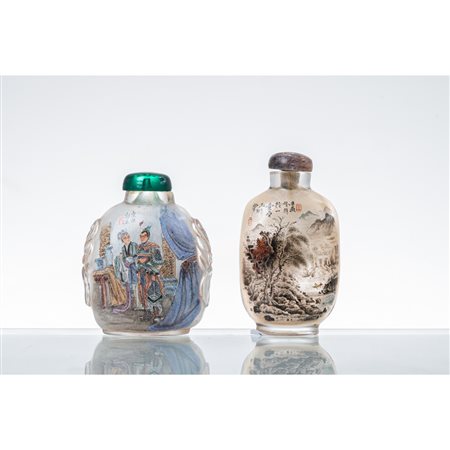 MANIFATTURA ORIENTALE DEI PRIMI DEL '900, 2 piccole bottiglie