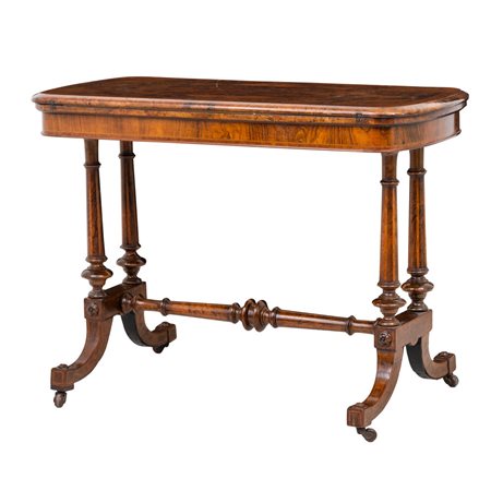 MANIFATTURA INGLESE DEL XIX SECOLO, Tavolino da gioco