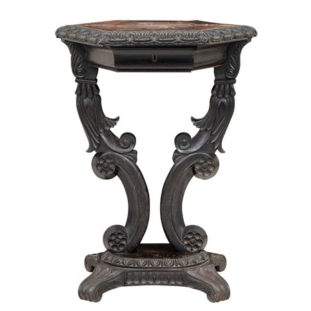 MANIFATTURA INGLESE DEL XIX SECOLO, Tavolino