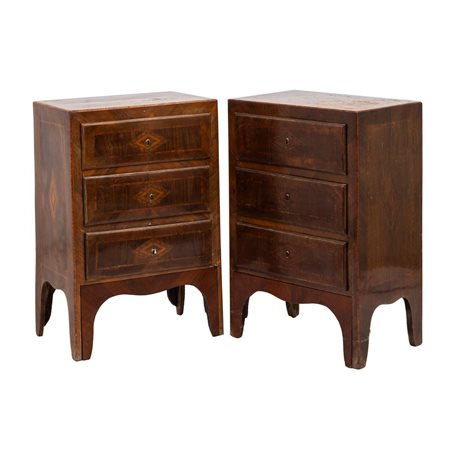 MANIFATTURA SICILIANA FINE DELL'800, Coppia piccoli cassettoni