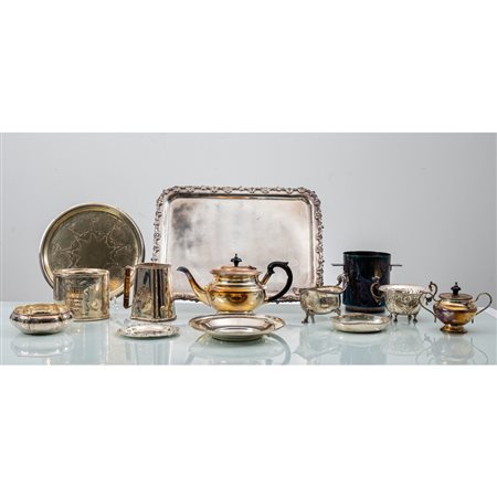 LOTTO DI OGGETTI DI DIVERSA TIPOLOGIA