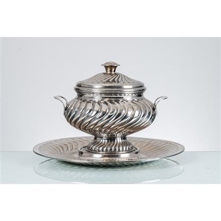 GRANDE ZUPPIERA CON PIATTO