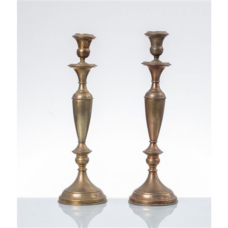 MANIFATTURA ITALIANA DEL XX SECOLO, Coppia di candelabri