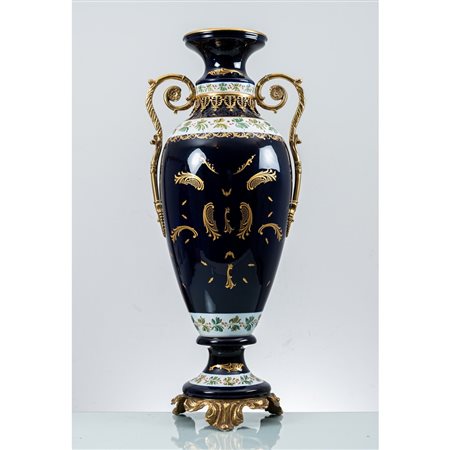 MANIFATTURA INGLESE DEL XX SECOLO, Grande vaso