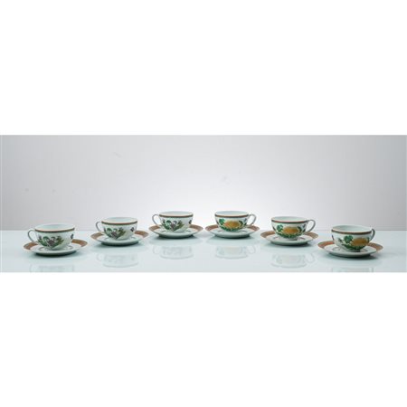 MANIFATTURA FRANCESE DEL XX SECOLO, 5 tazzine con piattino