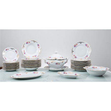 MANIFATTURA DI BAVARIA DEI PRIMI DEL '900, Servizio di piatti