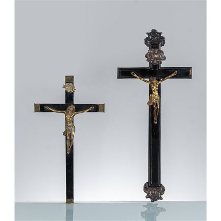 MANIFATTURA DEL XVIII/XIX SECOLO, Due crocifissi