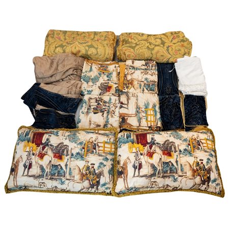 MANIFATTURA DEL XX SECOLO, Lotto di stoffe e 2 cuscini