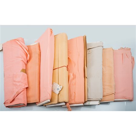 LOTTO di otto scampoli di tessuto