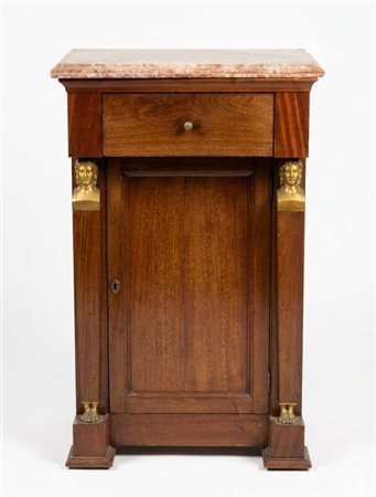 Mobiletto a colonna in stile Impero con piano in marmo Legno impiallacciato in mogano, applicazioni in bronzo dorato
