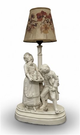 Antica Lampada figurativa in Biscuit "Scena Galante" epoca XIX cm 60 circa
