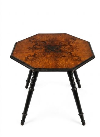 Tavolino ottagonale intarsiato legno ebanizzato piano intarsio centrale XIX secolo