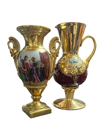 Lotto coppia di vasi in porcellana e vetro decorati in oro zecchino cm 18 circa