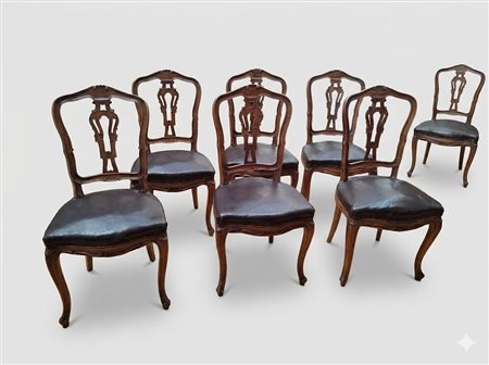 Lotto di 6 sedie in noce rivestite stile Luigi XV