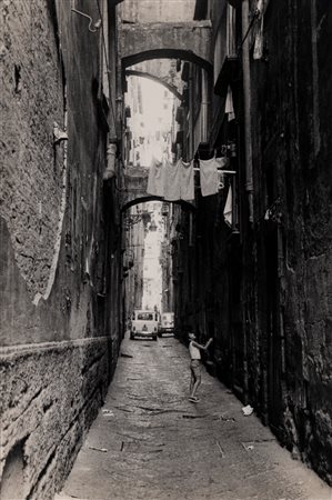 Pino Settanni (1949 - 2010)  - Napoli: Bassi della Duchessa, 1975