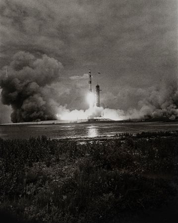NASA (XX sec.)  - Generating a liftoff thrust of 7.7 million pouds, Apollo 10, Kennedy Space Center, Florida, 1969