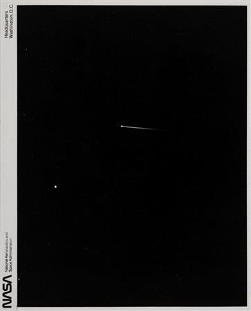 NASA (XX sec.)  - Apollo 10 across the dark skies of the South Pacific, Honolulu Hawaii, 1969