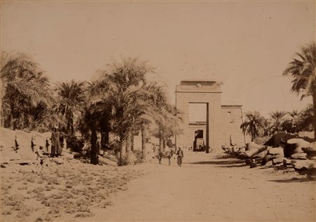 Antonio Beato (attribuito a) (1825 - 1905)  - Karnak, Sfingi er Pilons de Ptolomeo, 1870s/1880s