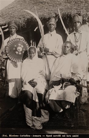 Anonimo - Missione Cattolica - Asmara - Sposi novelli coi loro amici, 1940s/1950s