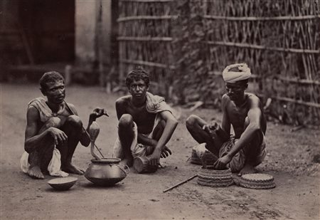 Anonimo - Senza titolo (Incanatori di serpenti, India), 1930s