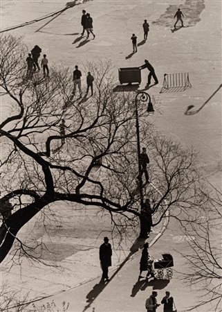 André Kertész (1894 - 1985)  - Washington Square Park, New York, 1962