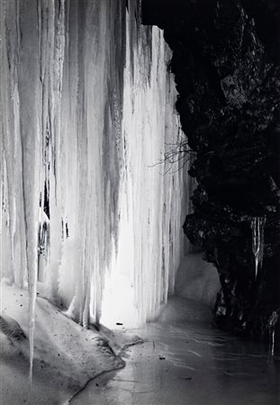 George Tice (1938)  - Gorge, Winter, dal portfolio "Peekamose", 1971/1972