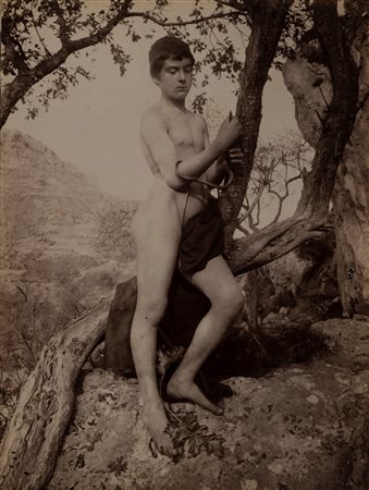 Baron Wilhelm von Gloeden (1856 - 1931)  - Senza titolo (Giovane siciliano), 1900s