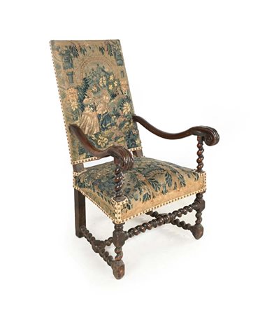 Poltrona in noce, XVIII secolo cm 113x64,5x73 schienale squadrato e sedile...