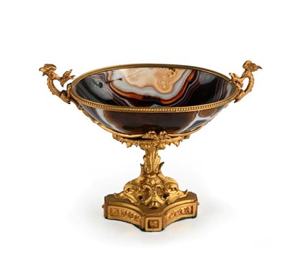 Coppa ovale in agata montata in bronzo dorato, XIX secolo cm 14,5x20x11...