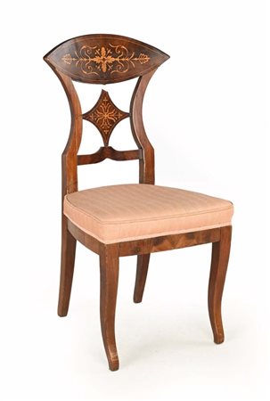 Sedia in legno intarsiato, XIX secolo cm 88x47x44 schienale a giorno con...