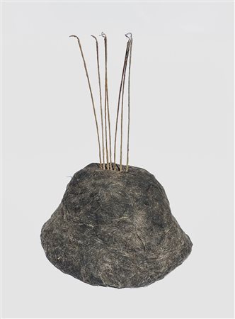 Ida Tarasewicz (1981) Rainbow, 2010;Capelli umani, pelliccia animale,...