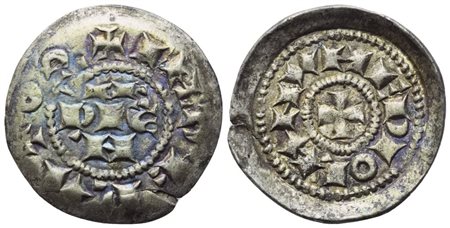 MILANO. Monetazione a nome dell'Imperatore Enrico V (1125-1152). Denaro terzolo scodellato; Ag (0,78 g; 16 mm)