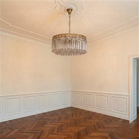 Lampadario a 18 luci stile impero con canne a prima in cristallo e struttura in metallo dorato